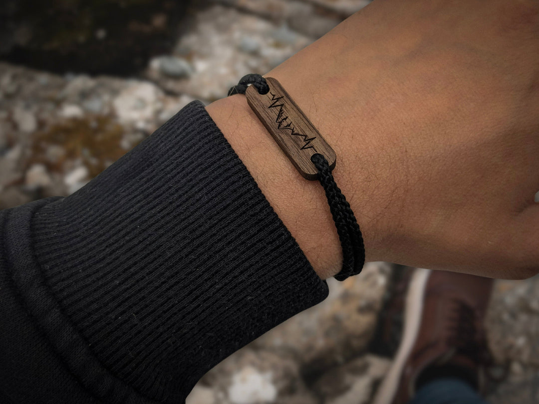 Männer Eco Armband ''Berge Herzschlag'' Walnussholz