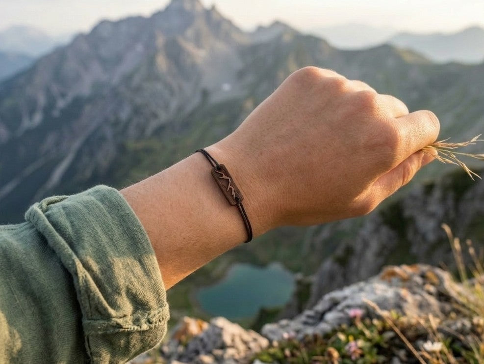 Feines Eco Armband ''Berge II'' Walnussholz