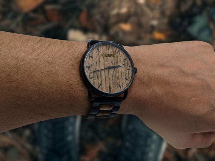 Armbanduhr "MOORDAL" | Walnussholz / Schwarz