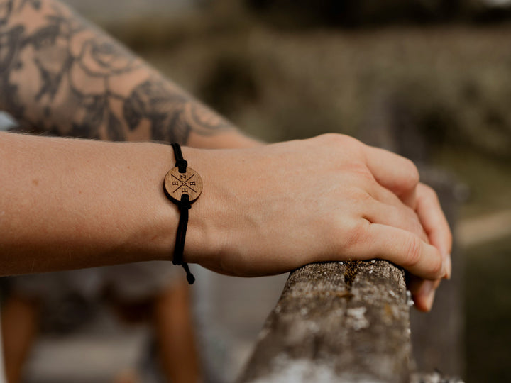Eco Armband personalisiert ''X Herz'' Walnussholz