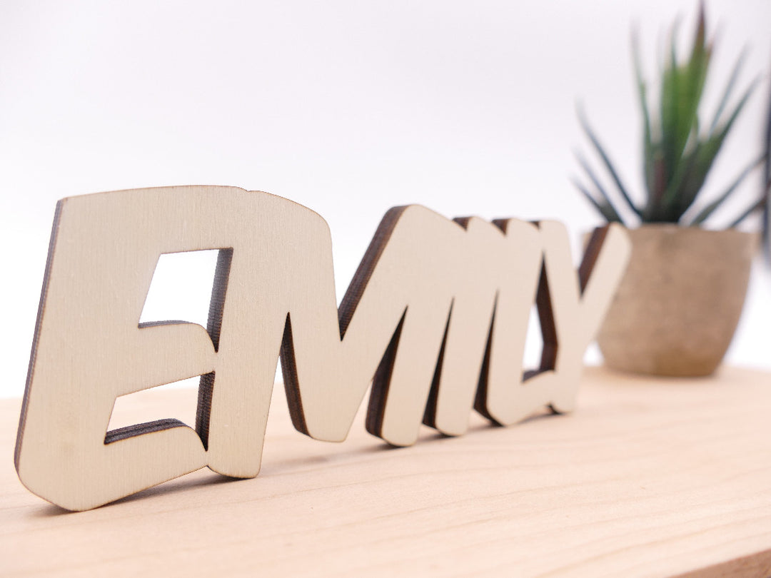 Personalisierter 3D Schriftzug aus Holz "Großbuchstaben"