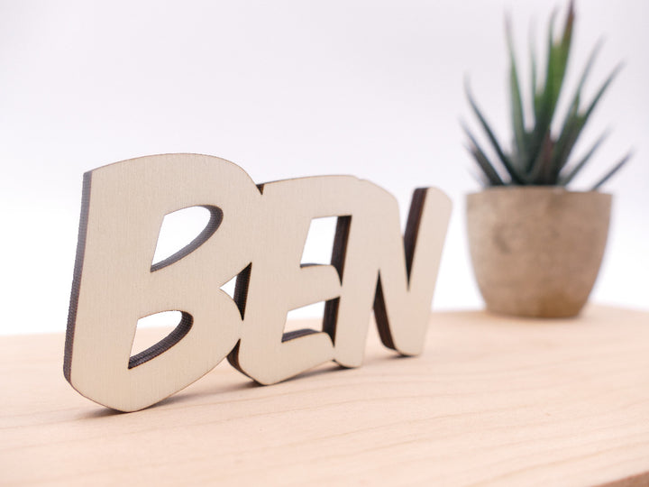Personalisierter 3D Schriftzug aus Holz "Großbuchstaben"