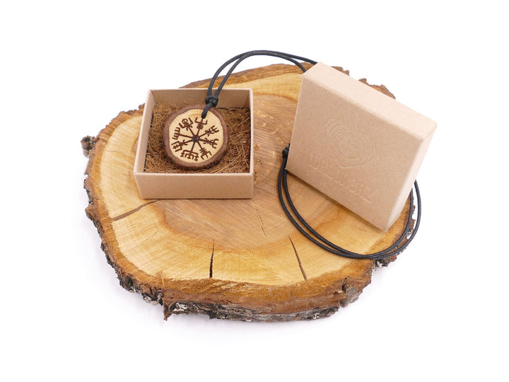 Astscheiben Halskette "Vegvisir" Eichenholz mit Rinde