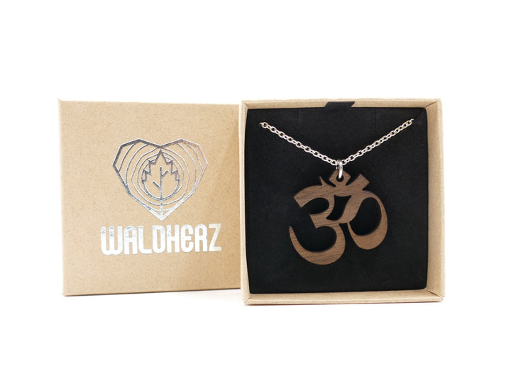 Silber Halskette "Om" Walnussholz