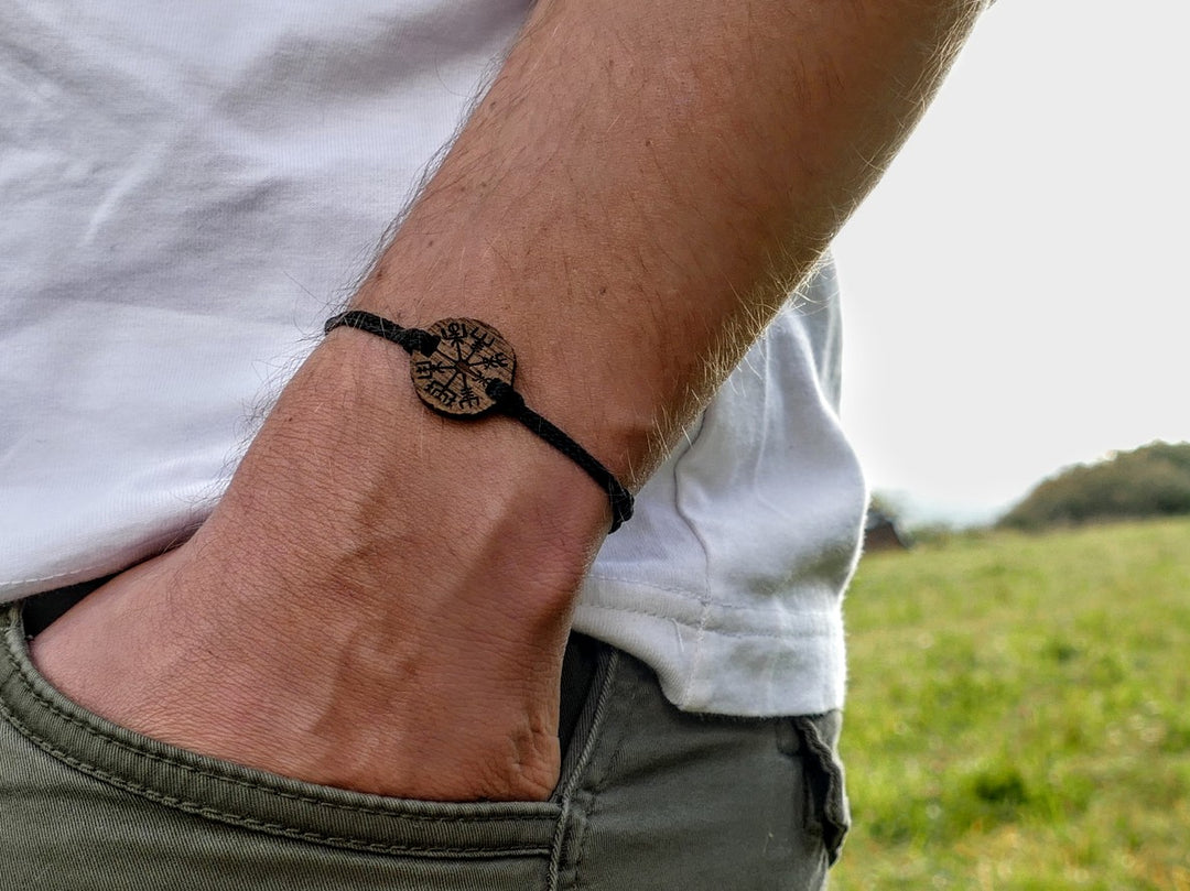 Eco Armband ''Vegvisir'' Walnussholz